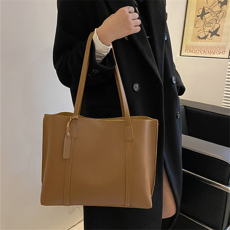 Borsa Tote Classica in Ecopell - Women Bags Medium Size recensione e prezzo