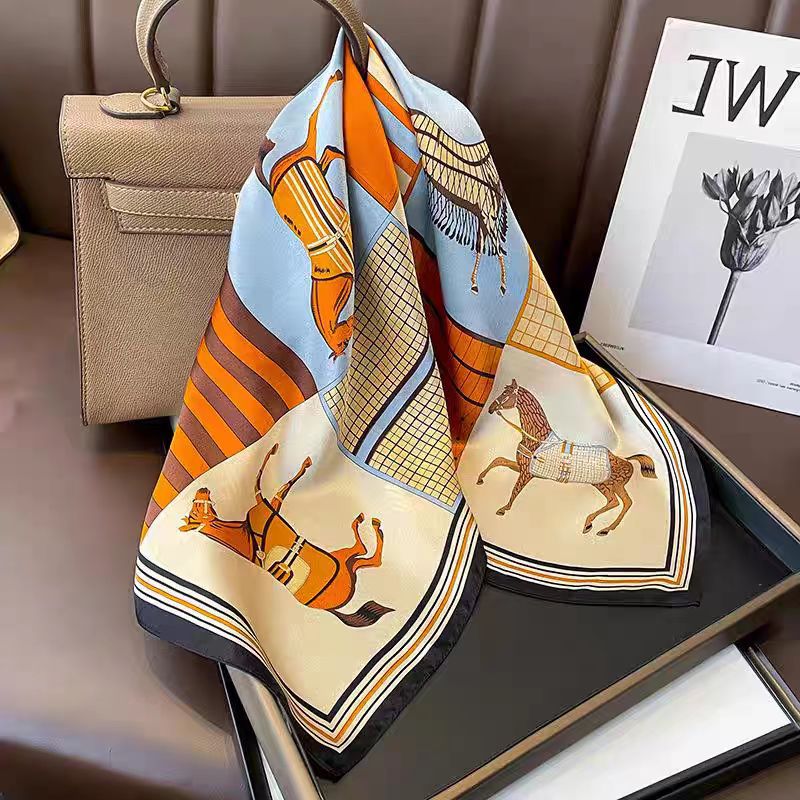Foulard Quadrato di Lusso 100% - Women'S Retro Bags recensione e prezzo